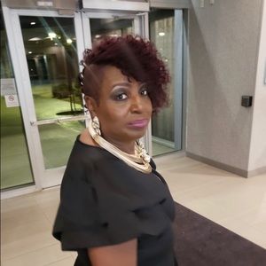 Meet your Posher, Davella